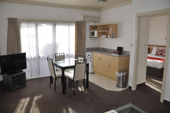 One Bedroom Suite - Deluxe - living area